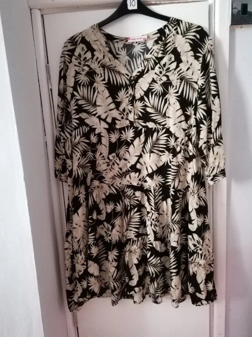 Size 18 black and cream tunic dress